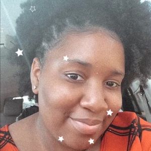 Meet your Posher, Mikayla